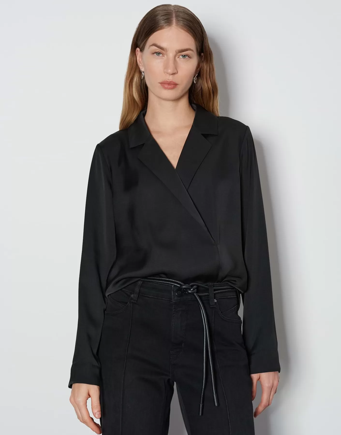 Chemisiers<OPUS Commander Blouse En Satin Zariana Noir En Ligne black