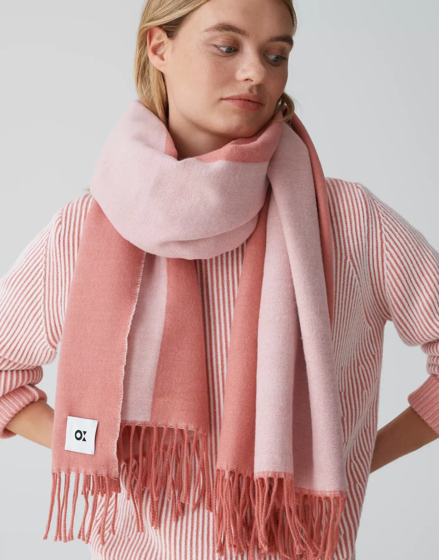 Accessoires<OPUS Commander Écharpe Surdimensionnée Atopa Scarf Rose En Ligne mellow rose