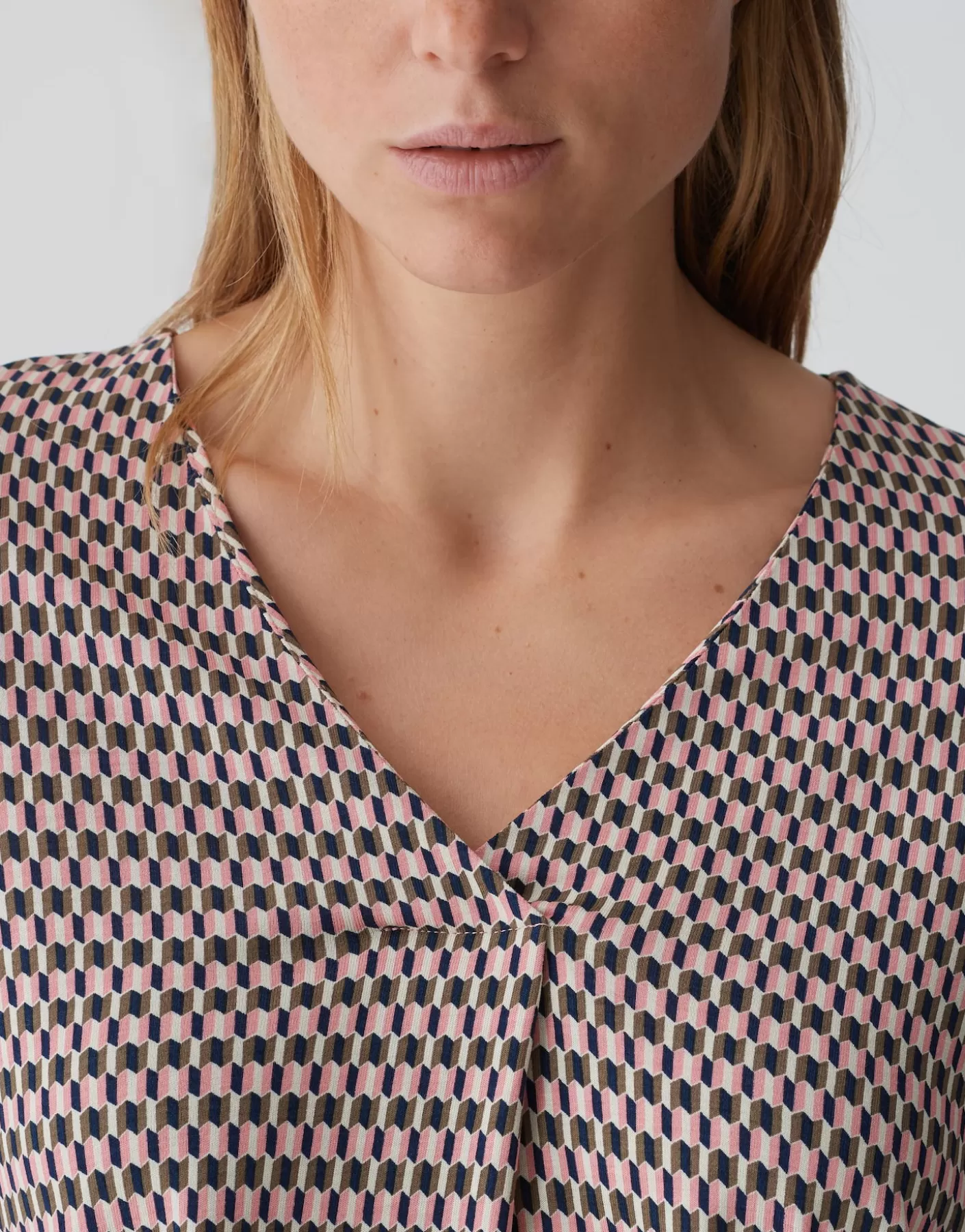 Chemises<OPUS Commander Chemise Avec Col En V Sannah Tradition Rose En Ligne mellow rose