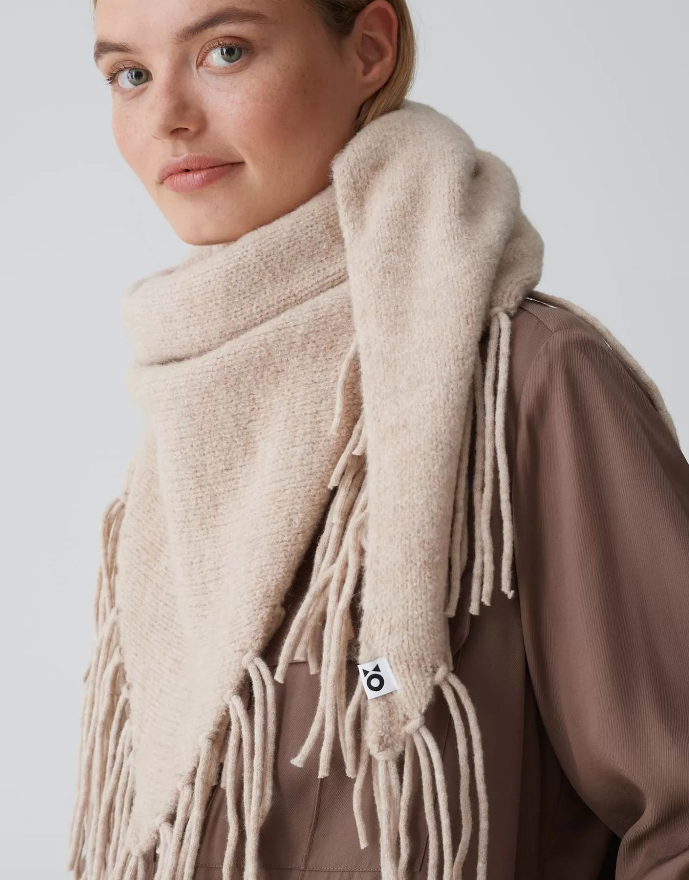 Accessoires<OPUS Commander Foulard Awaro Scarf Beige En Ligne macadamia