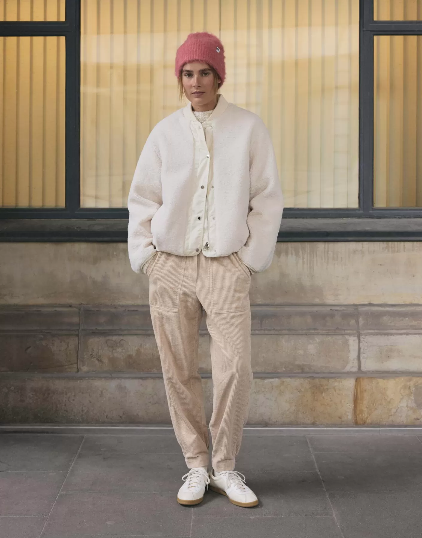 Pantalons<OPUS Commander Pantalon En Velours Côtelé Myha Corduroy Beige En Ligne macadamia